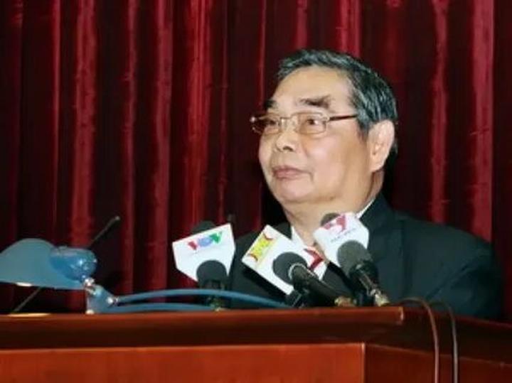 Quần dáng cong đang gây sốt với thiết kế độc đáo và tính ứng dụng cao, giúp tạo hiệu